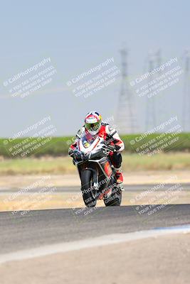 media/Aug-06-2023-TrackDaz (Sun) [[ac7f4f6367]]/C Group/wheelie bump/